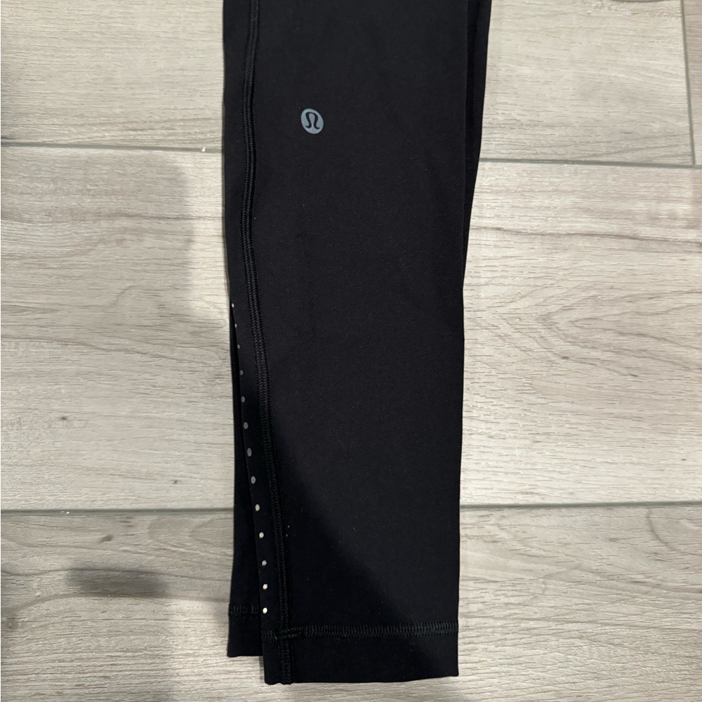 Black lulu lemon leggings.